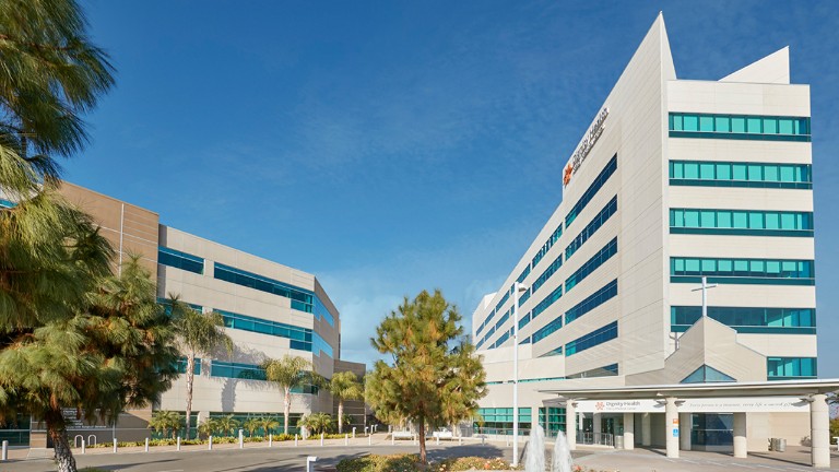 Exterior photo of Mercy Medical Center in Merced, CA