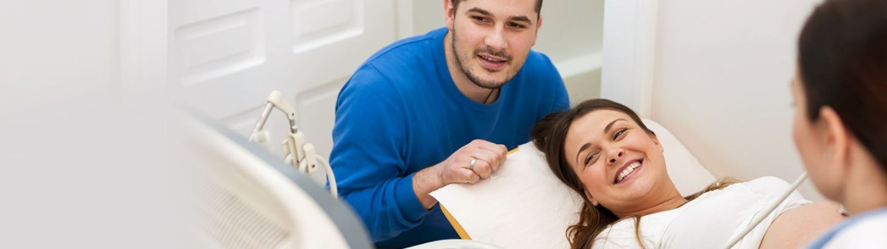 husband and wife getting ultrasound